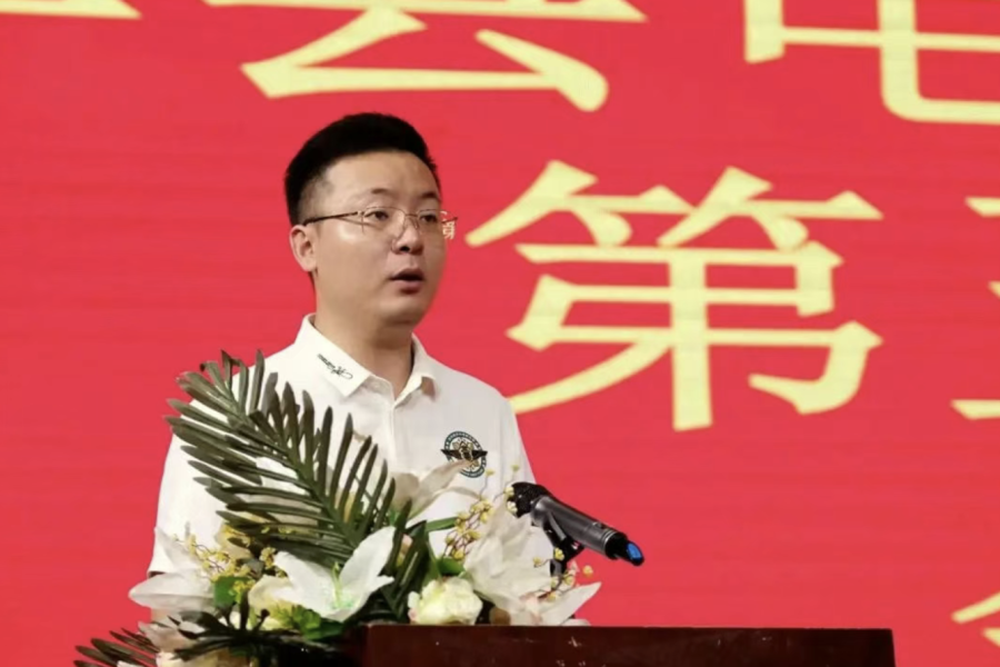 安桂辰當(dāng)選豐縣電動(dòng)車行業(yè)協(xié)會(huì)會(huì)長(zhǎng)